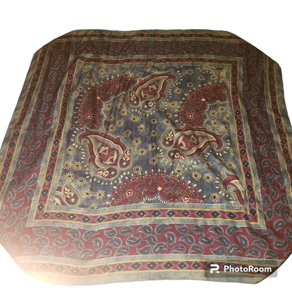 Vintage Silky Print Scarf – Large, Textured, Elegant Statement Piece - Picture 4 of 5